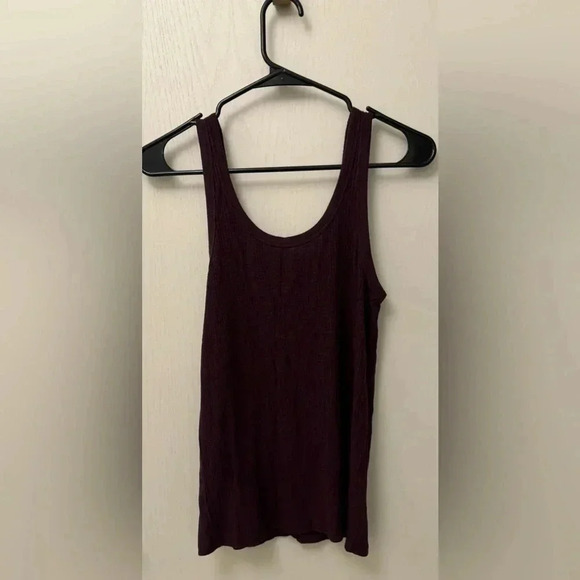 Lot of 3 Summer Tanks Great Condition - Time & Tru, Aerie, and Old Navy Size M - Picture 7 of 12